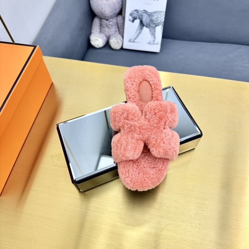 H**mes slippers